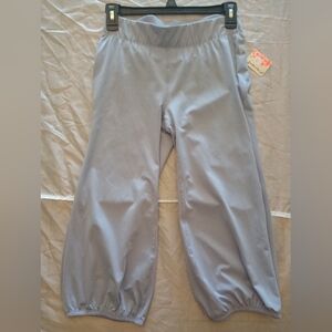 NWT Women's Athletic Capri Pants Size Small